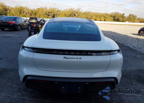 2021 Porsche Taycan 4S z USA, uszkodzony, nr VIN WP0AB2Y14MSA44152